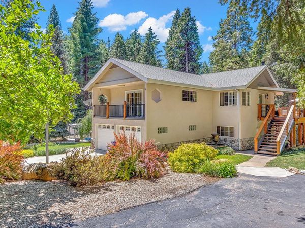 6878 Almanor Lake Estates Drive, Lake Almanor, CA 96137