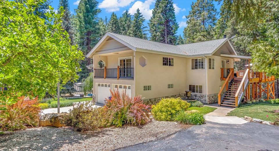 6878 Almanor Lake Estates Drive, Lake Almanor, CA 96137 Photo