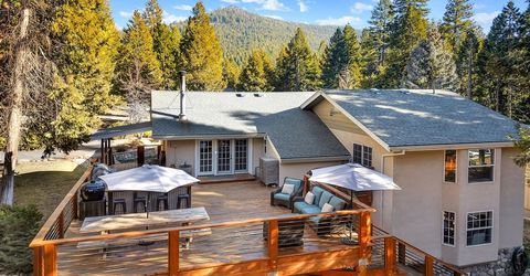 6878 Almanor Lake Estates Drive, Lake Almanor, CA 96137 Photo