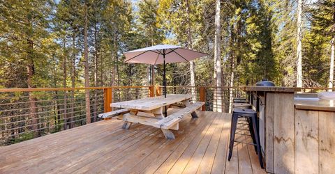 6878 Almanor Lake Estates Drive, Lake Almanor, CA 96137 Photo