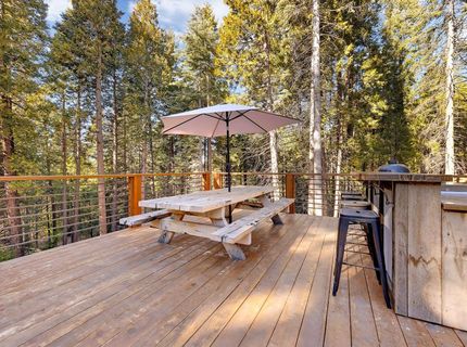 6878 Almanor Lake Estates Drive, Lake Almanor, CA 96137 Photo