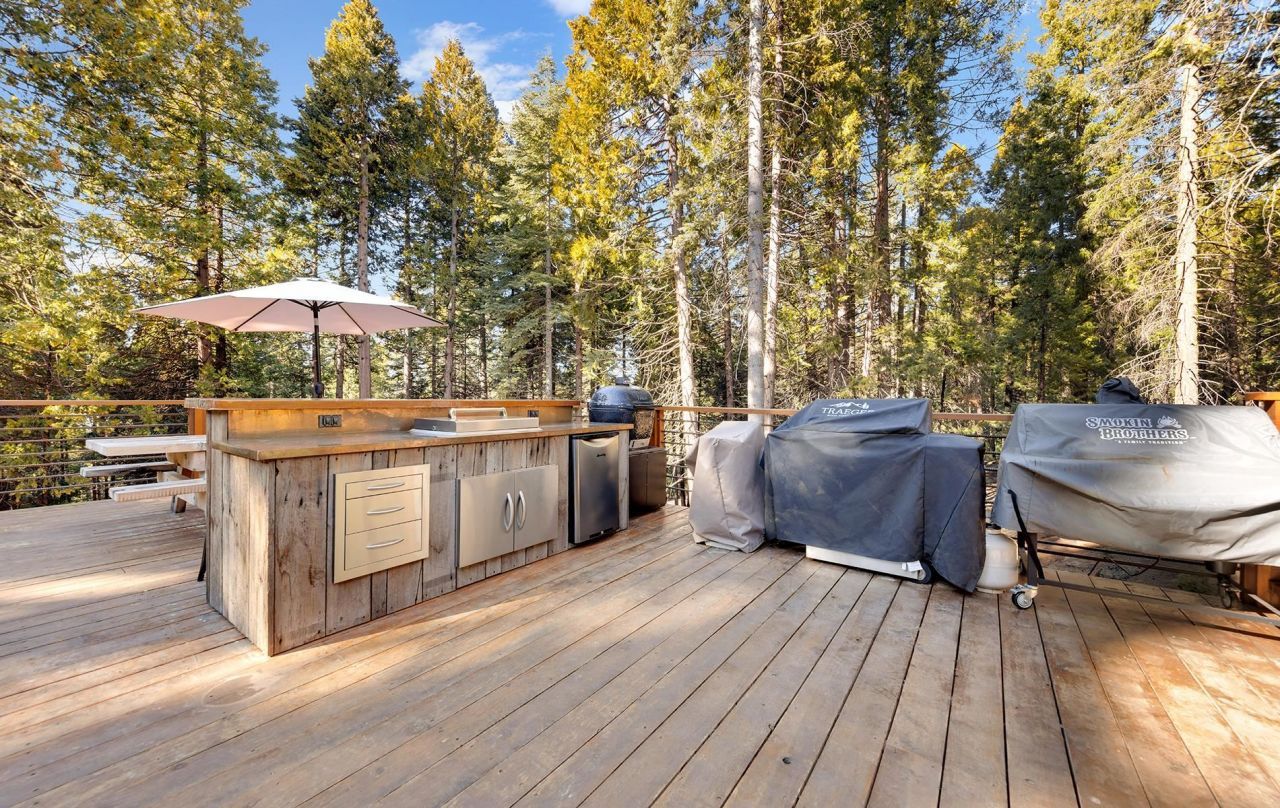 6878 Almanor Lake Estates Drive, Lake Almanor, CA 96137 Photo