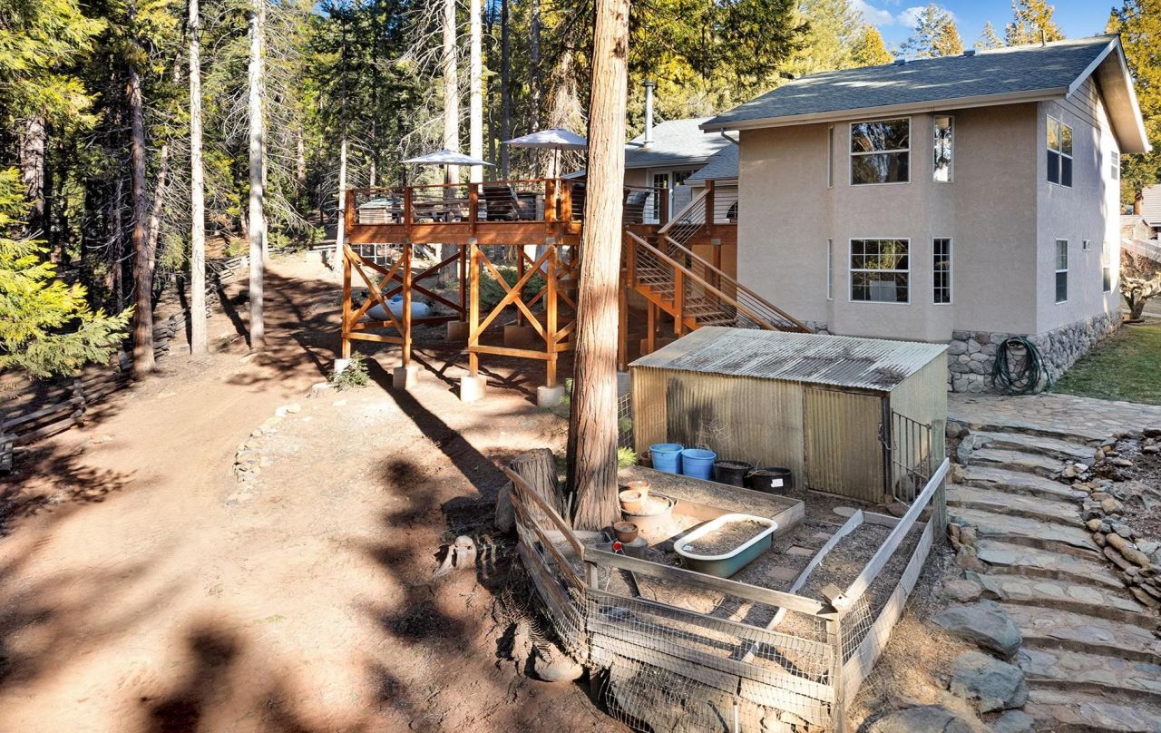 6878 Almanor Lake Estates Drive, Lake Almanor, CA 96137 Photo