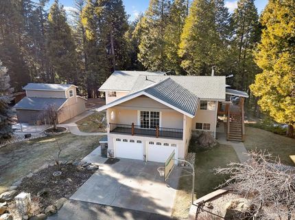 6878 Almanor Lake Estates Drive, Lake Almanor, CA 96137 Photo