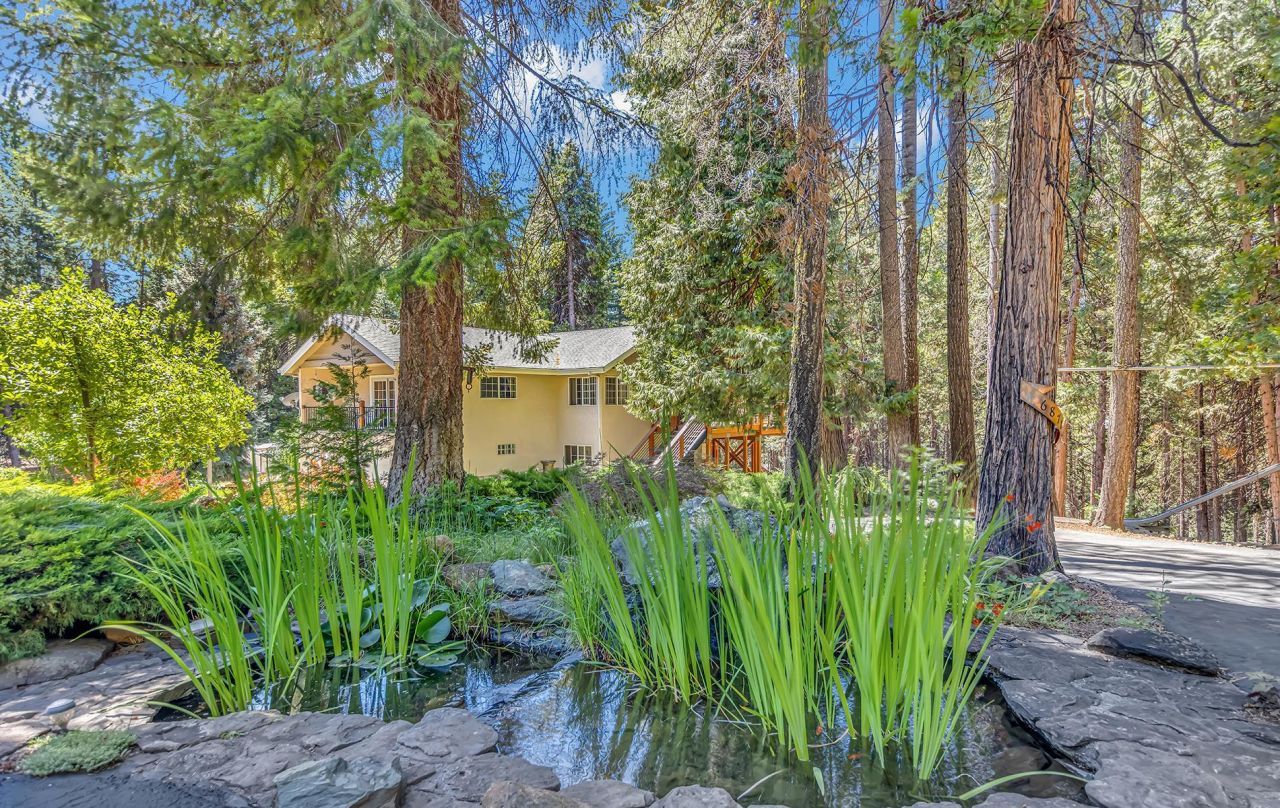 6878 Almanor Lake Estates Drive, Lake Almanor, CA 96137 Photo