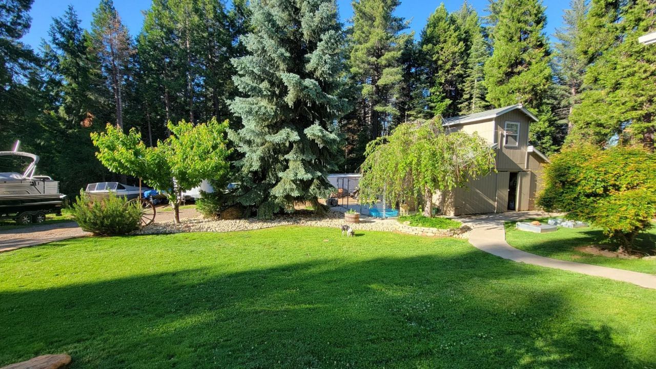 6878 Almanor Lake Estates Drive, Lake Almanor, CA 96137 Photo