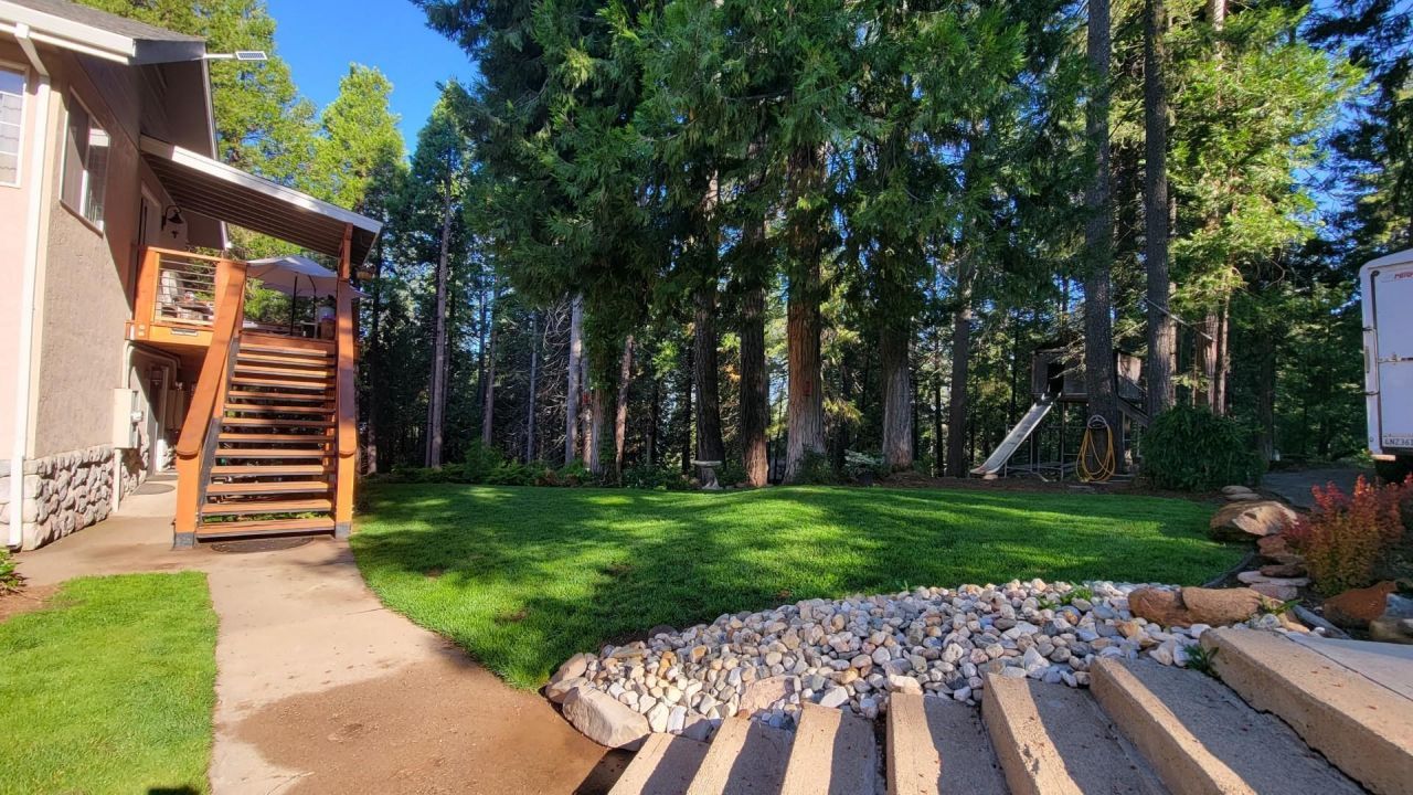 6878 Almanor Lake Estates Drive, Lake Almanor, CA 96137 Photo