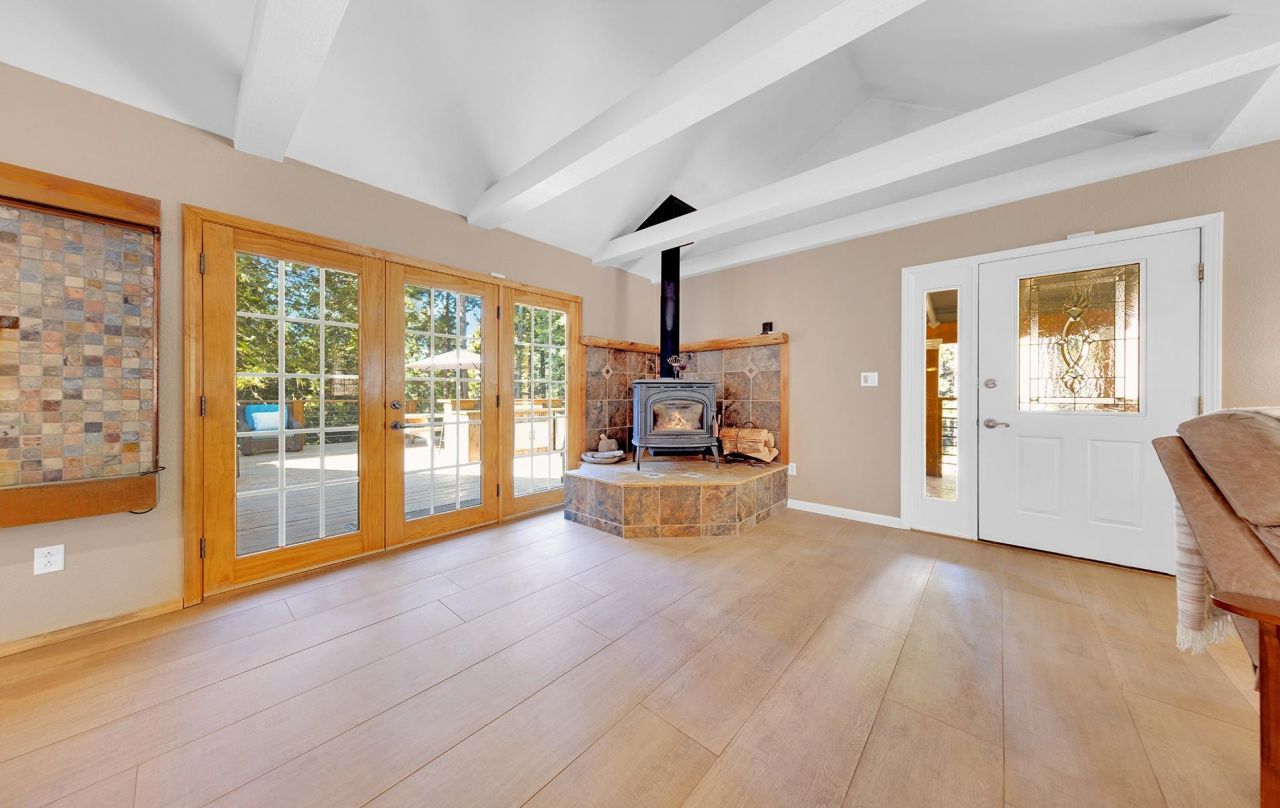 6878 Almanor Lake Estates Drive, Lake Almanor, CA 96137 Photo