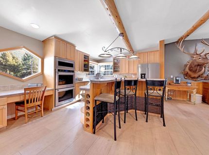 6878 Almanor Lake Estates Drive, Lake Almanor, CA 96137 Photo