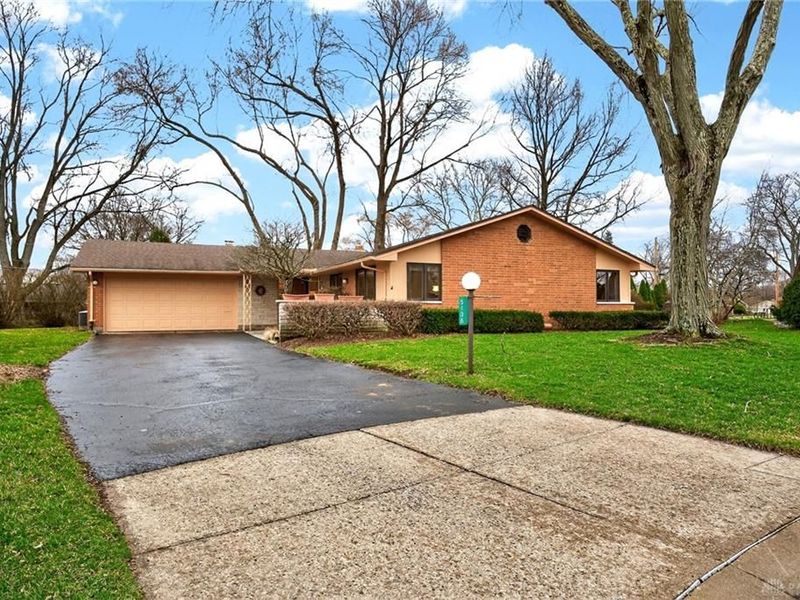 5136 Creekmore Court, Kettering, OH 45440 Photo 2