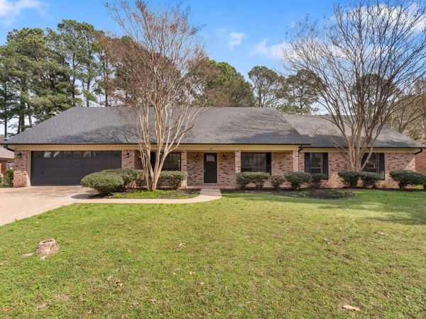 42 Westchester Court , Little Rock, AR 72223