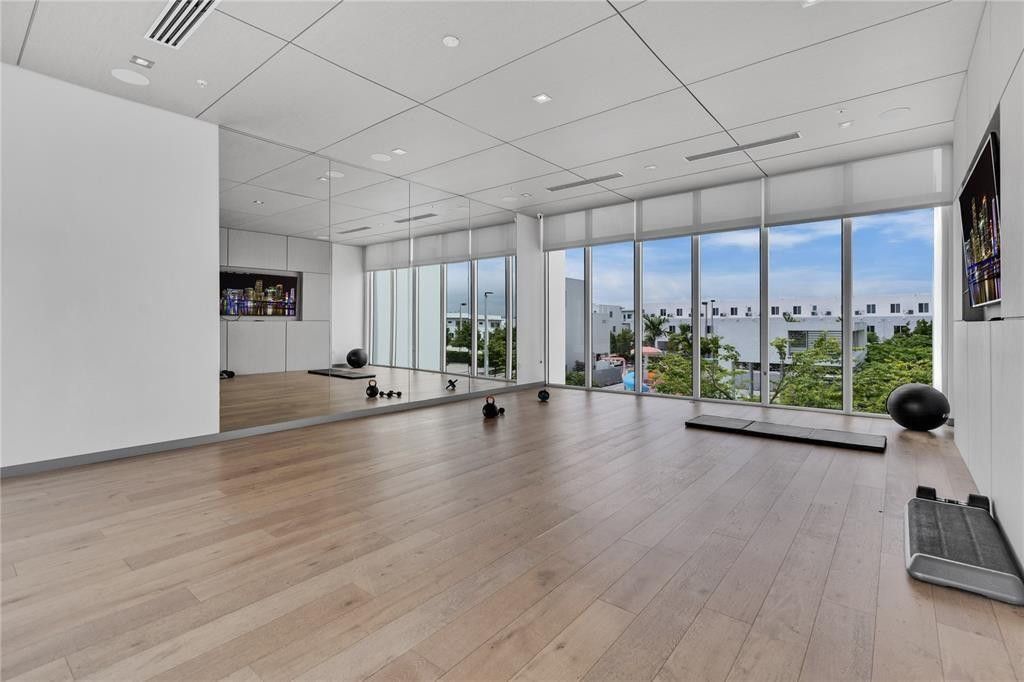 6326 NW 105th Place, Doral, FL 33178 Photo