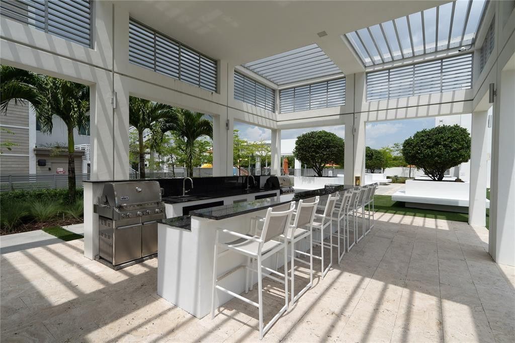 6326 NW 105th Place, Doral, FL 33178 Photo