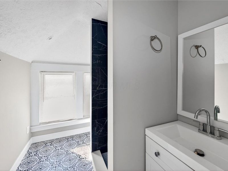 1619 E Main Street, Columbus, OH 43205 Photo 13