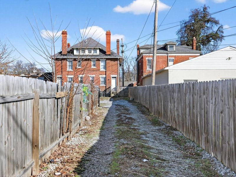 1619 E Main Street, Columbus, OH 43205 Photo 20