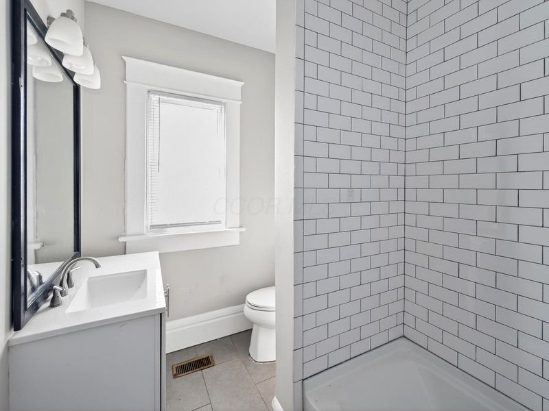 1619 E Main Street, Columbus, OH 43205 Photo 8