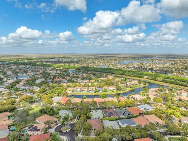 1435 Cardinal Way , Weston, FL 33327