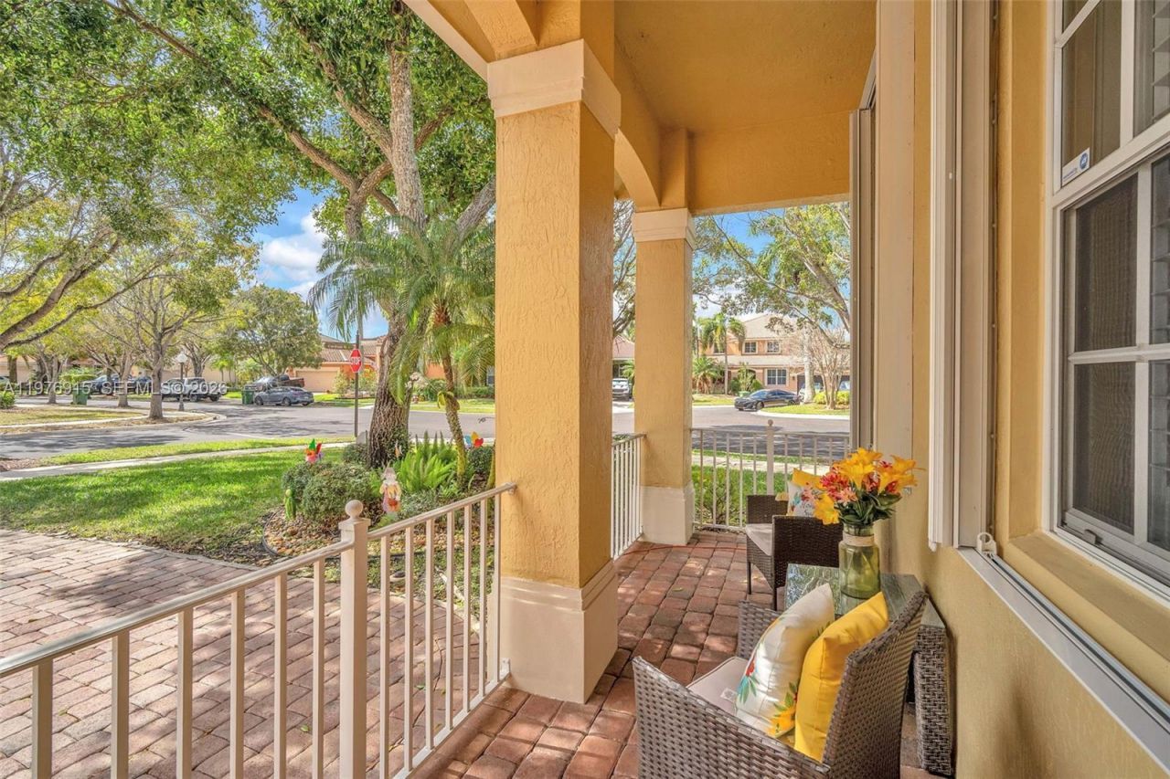 1435 Cardinal Way , Weston, FL 33327 Photo