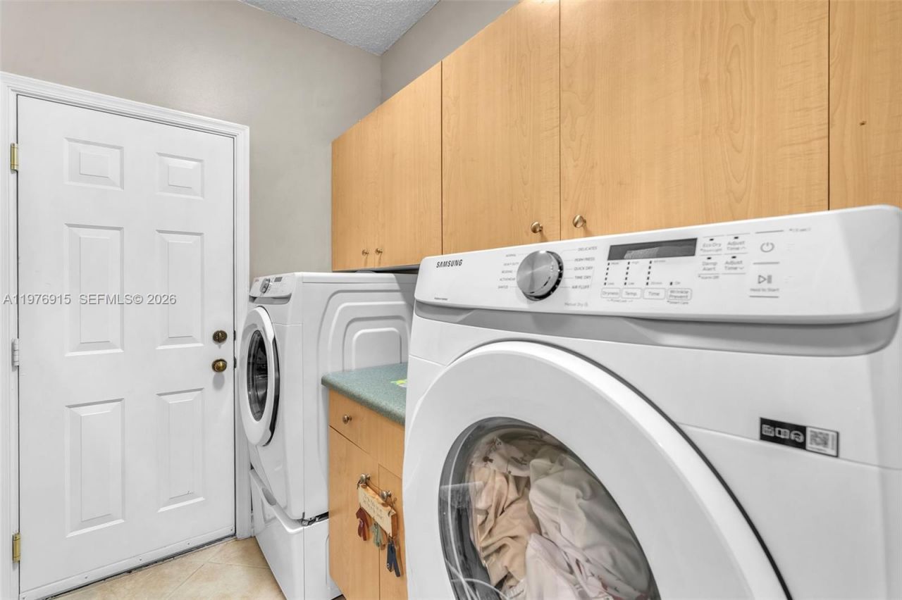 1435 Cardinal Way , Weston, FL 33327 Photo