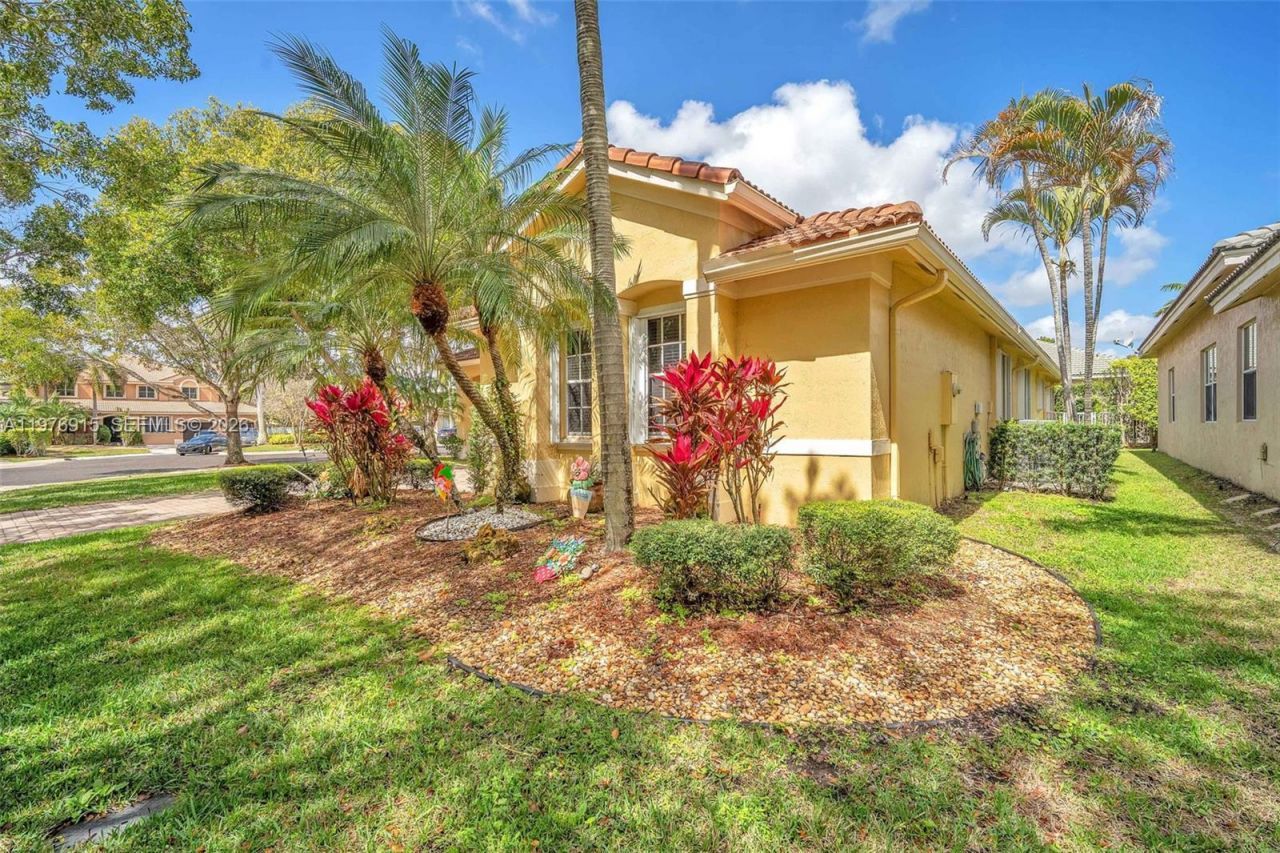1435 Cardinal Way, Weston, FL 33327 Photo