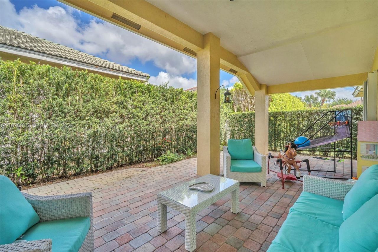 1435 Cardinal Way , Weston, FL 33327 Photo