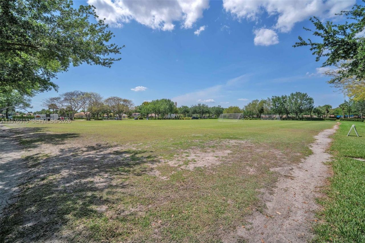 1435 Cardinal Way , Weston, FL 33327 Photo