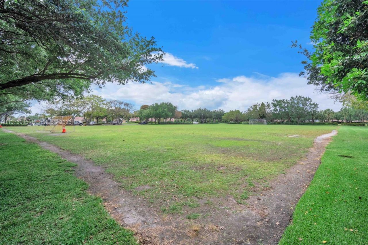 1435 Cardinal Way , Weston, FL 33327 Photo