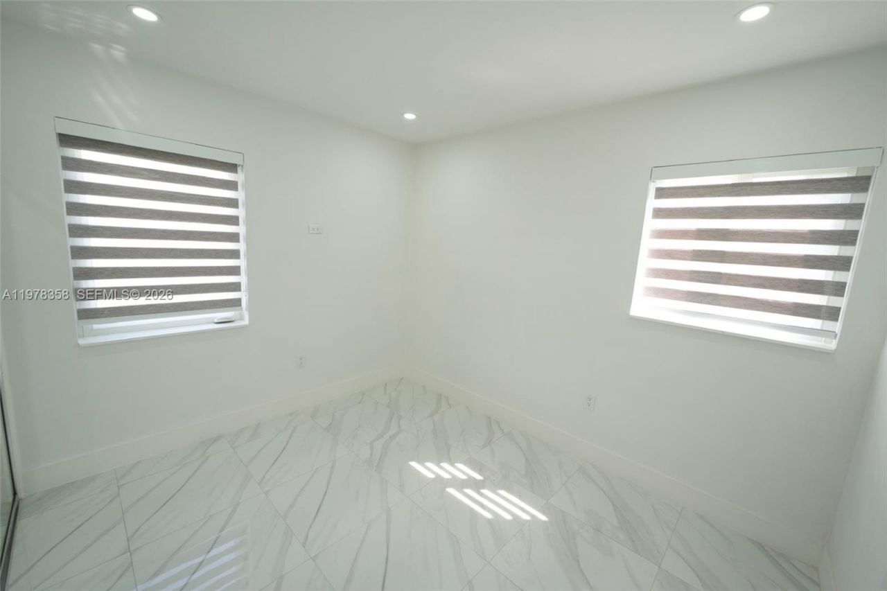 10381 SW 32nd St, Miami, FL 33165 Photo