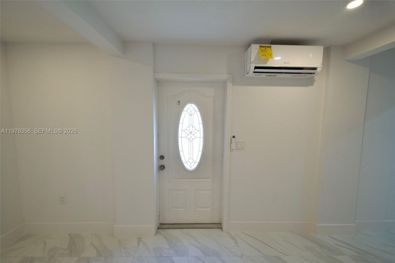 10381 SW 32nd St, Miami, FL 33165 Photo