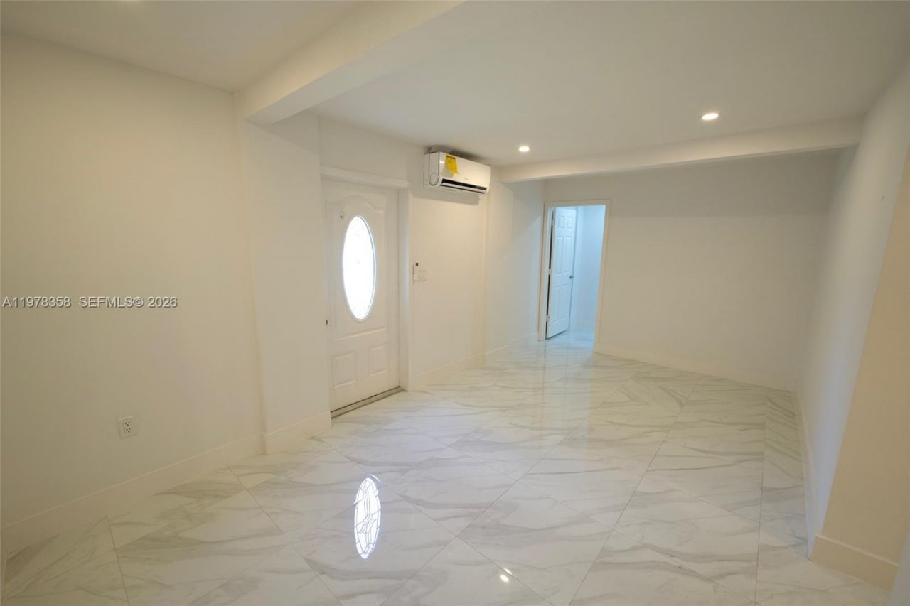 10381 SW 32nd St, Miami, FL 33165 Photo