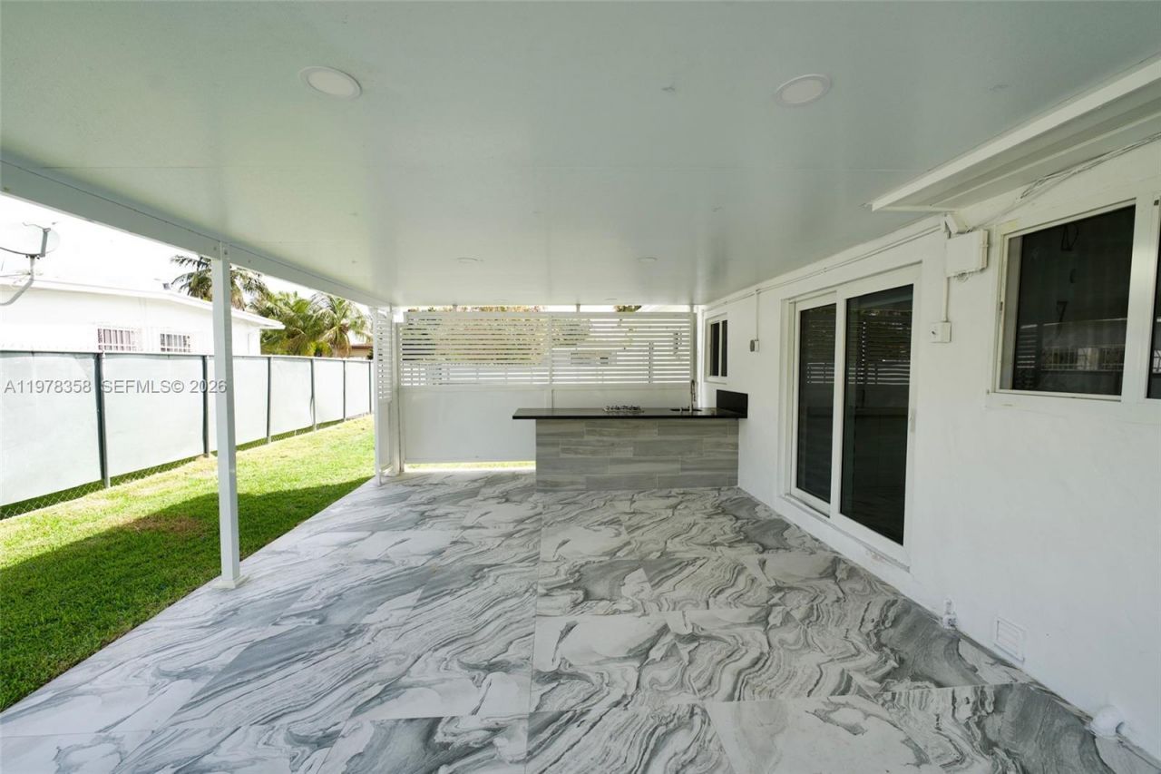 10381 SW 32nd St, Miami, FL 33165 Photo