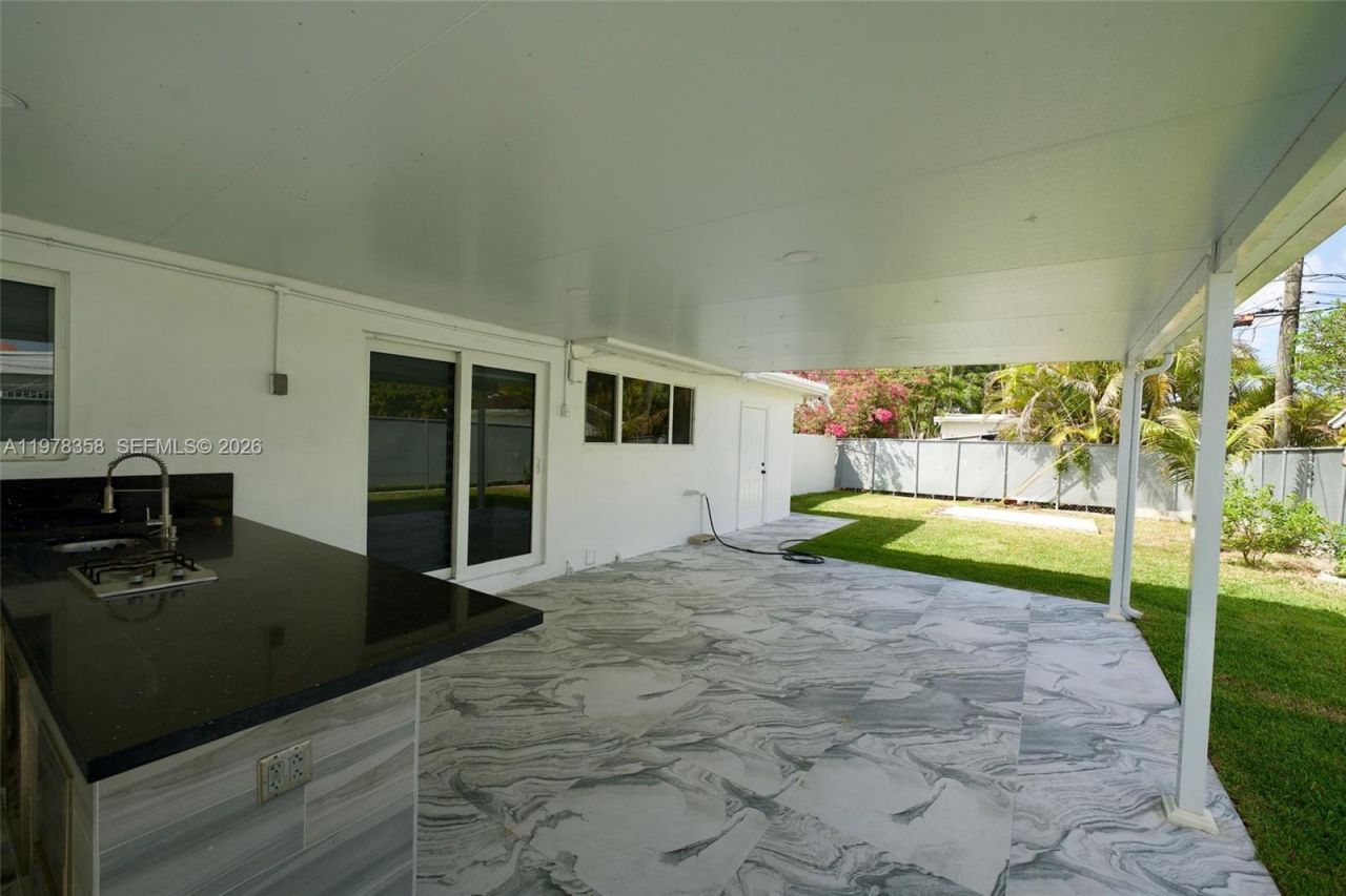 10381 SW 32nd St, Miami, FL 33165 Photo