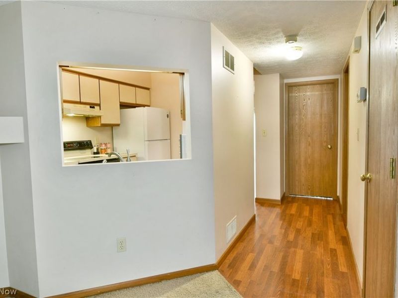 3406 Ivy Hill Circle, Unit B, Cortland, OH 44410 Photo 10