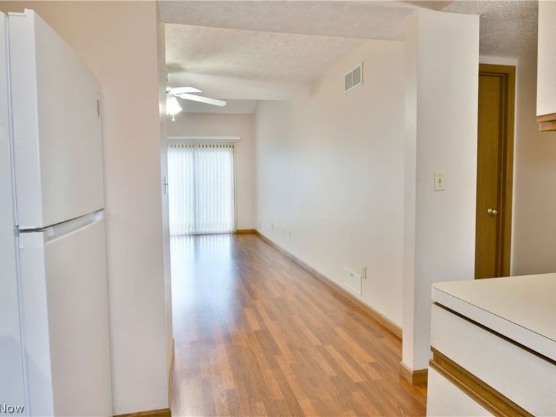 3406 Ivy Hill Circle, Unit B, Cortland, OH 44410 Photo 16