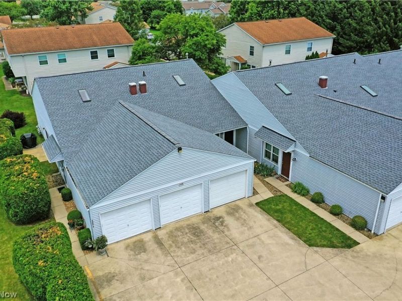 3406 Ivy Hill Circle, Unit B, Cortland, OH 44410 Photo 3