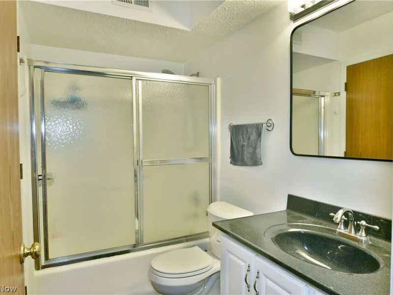 3406 Ivy Hill Circle, Unit B, Cortland, OH 44410 Photo 43