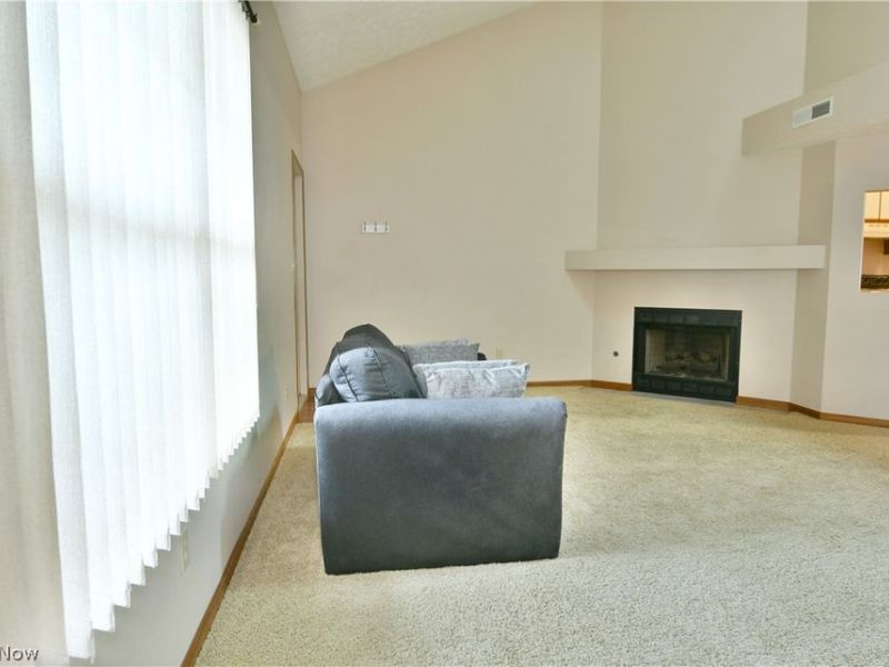 3406 Ivy Hill Circle, Unit B, Cortland, OH 44410 Photo 5