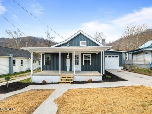 313 E Prospect St, LaFollette, TN 37766