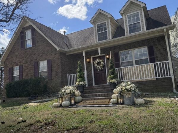 2039 Sterling St, Murfreesboro, TN 37127