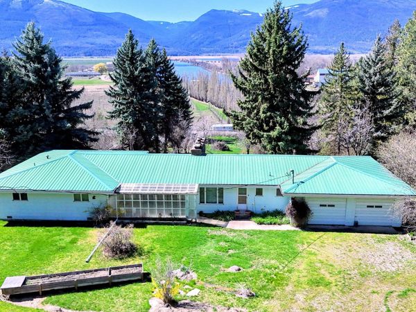 3176 Porthill Loop, Bonners Ferry, ID 83805