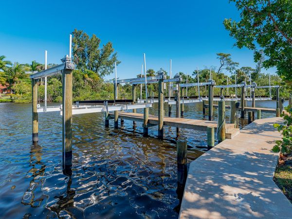 4692 SE Manatee Way, Stuart, FL 34997