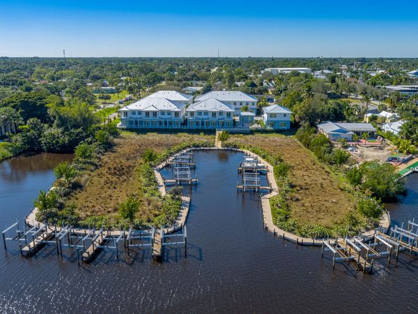 4692 SE Manatee Way, Stuart, FL 34997