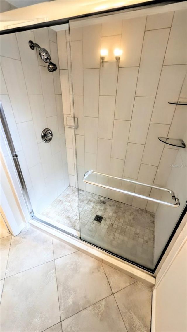 7805 Pine Trace Drive, Unit 18, Sarasota, FL 34243 Photo