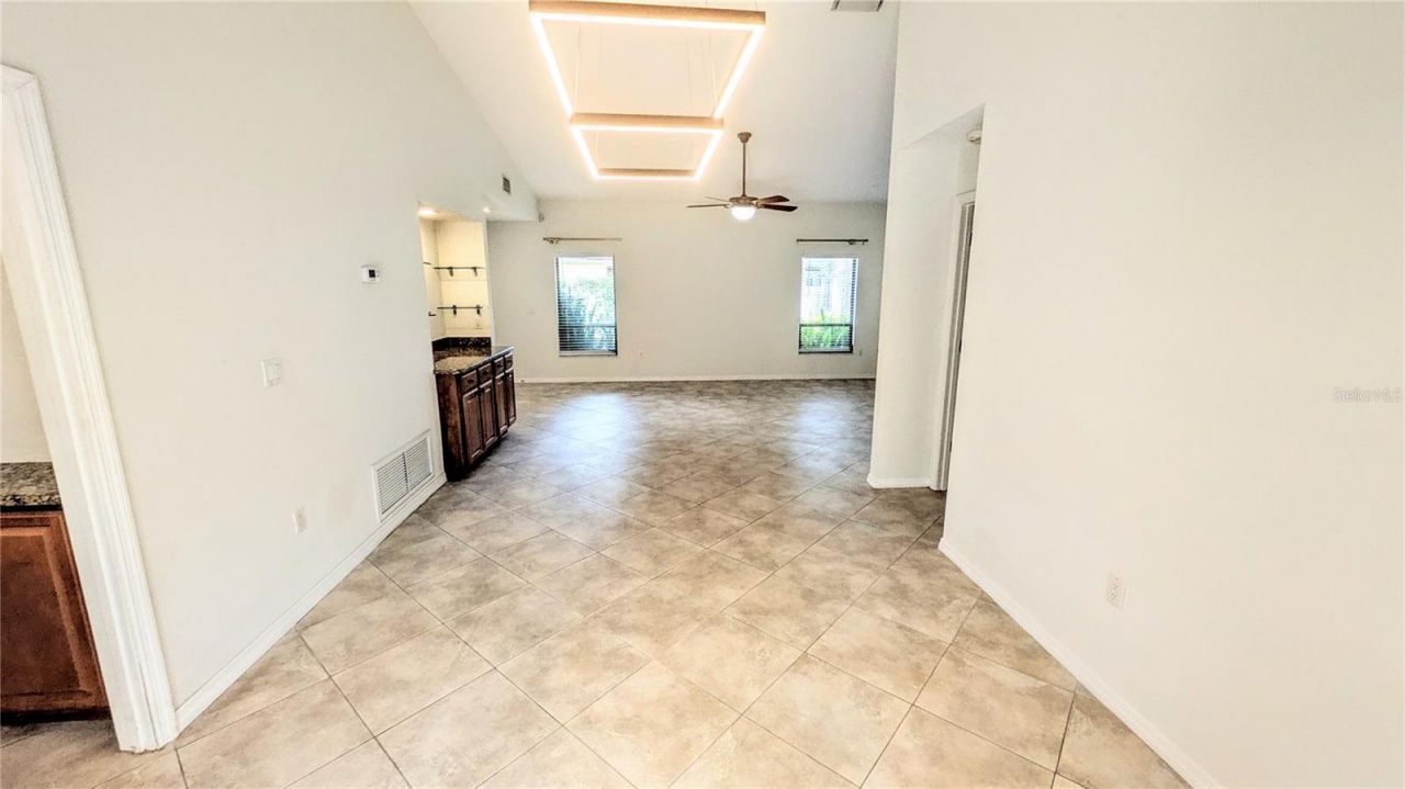 7805 Pine Trace Drive, Unit 18, Sarasota, FL 34243 Photo