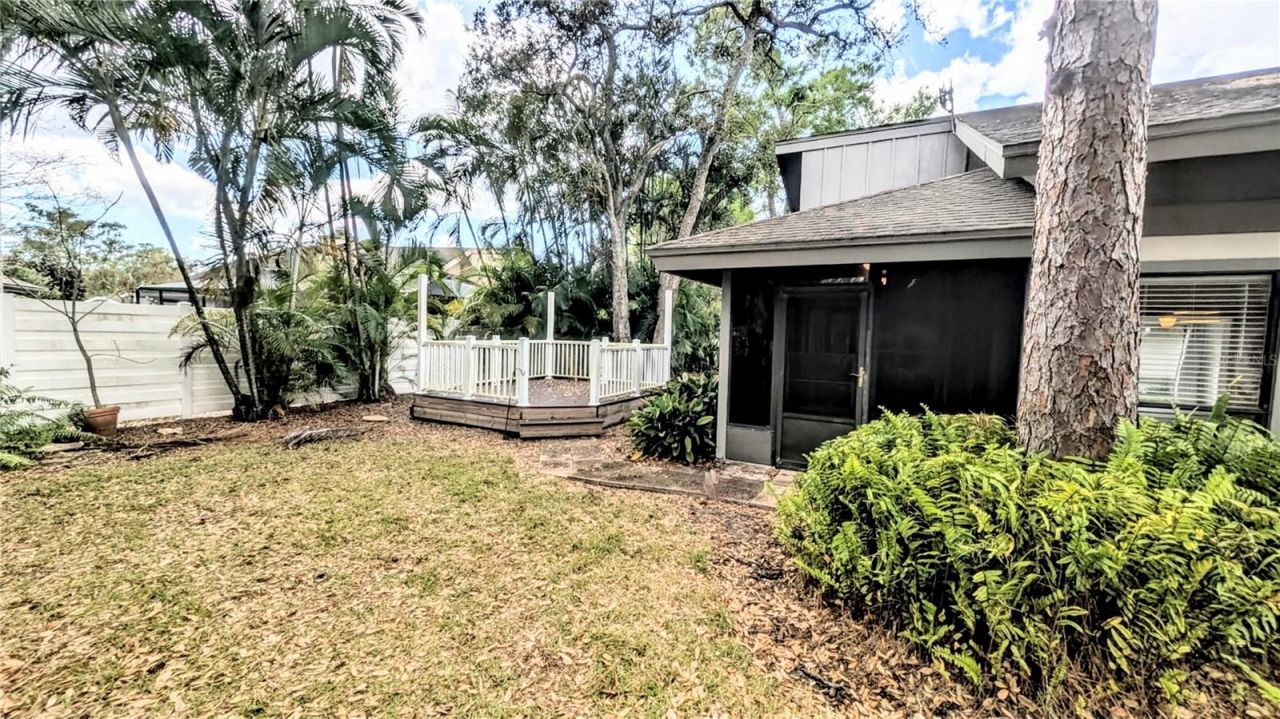 7805 Pine Trace Drive, Unit 18, Sarasota, FL 34243 Photo