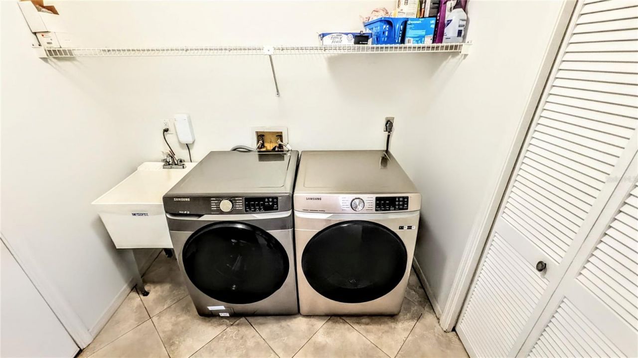 7805 Pine Trace Drive, Unit 18, Sarasota, FL 34243 Photo