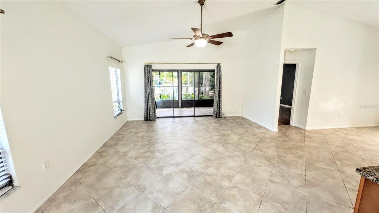 7805 Pine Trace Drive, Unit 18, Sarasota, FL 34243 Photo
