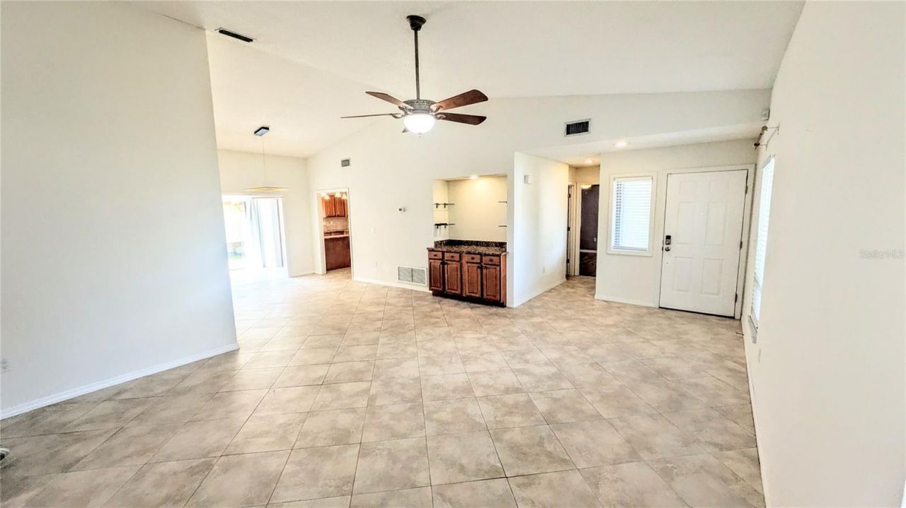 7805 Pine Trace Drive, Unit 18, Sarasota, FL 34243 Photo