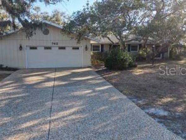 742 EDGEMERE, SIESTA KEY, FL 34242