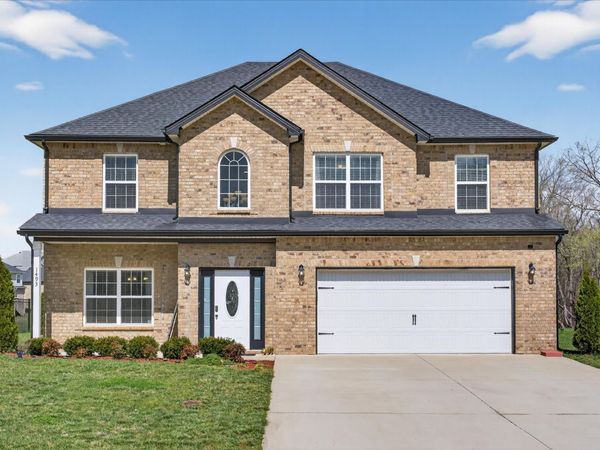 1493 English Oak Dr, Clarksville, TN 37043